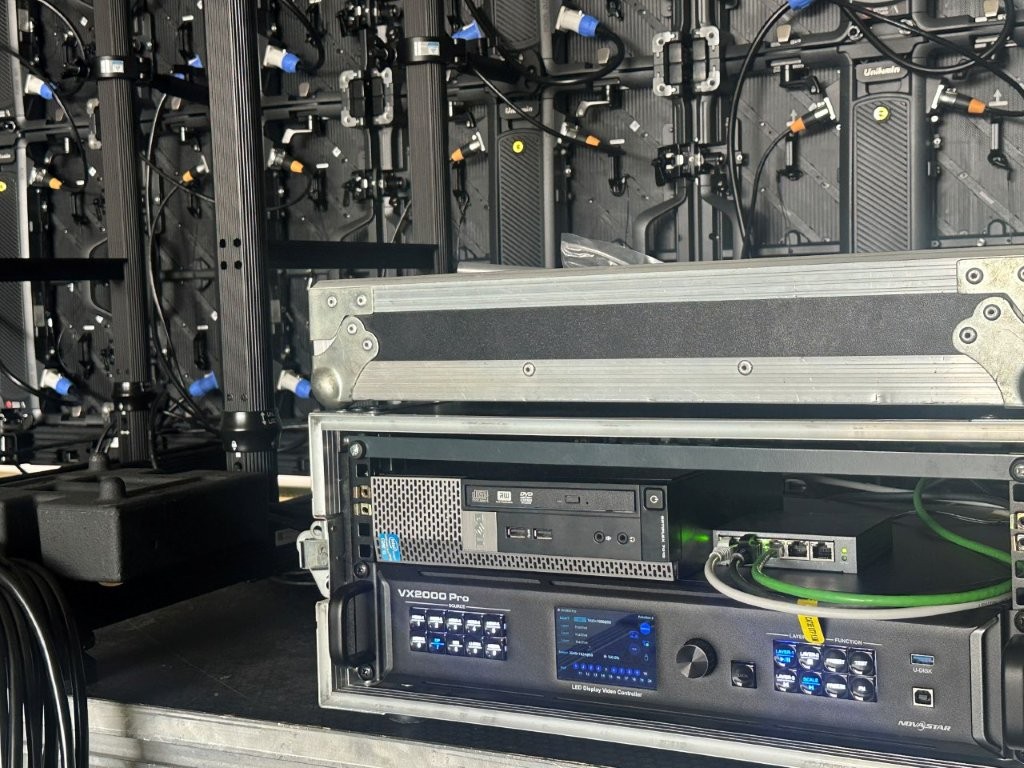 Módulo LED Unilumin URMIII alquiler pantalla eventos